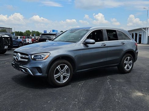 Used 2022 Mercedes-Benz GLC 300 image 2