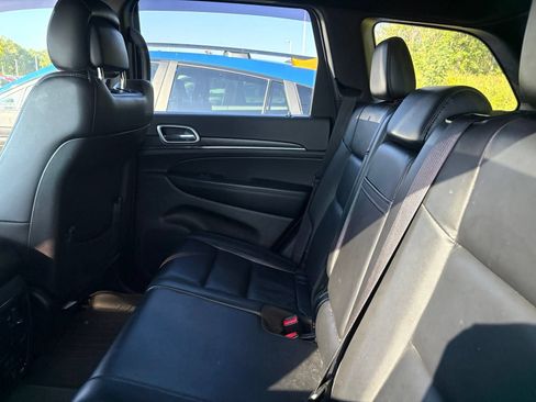 Used 2018 Jeep Grand Cherokee Limited AWD/4WD image 8