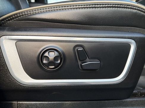 Used 2019 RAM 1500 Laramie AWD/4WD image 27