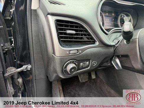 Used 2019 Jeep Cherokee Limited AWD/4WD image 24