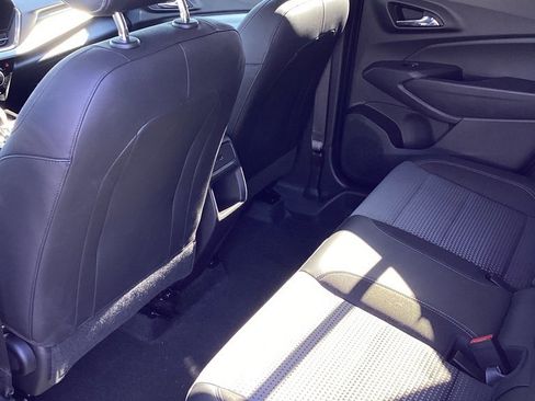 Used 2025 Chevrolet Trax LT w/ LT Convenience Package image 9