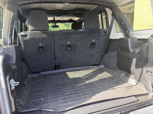 Used 2019 Jeep Wrangler Unlimited Sport S AWD/4WD image 14