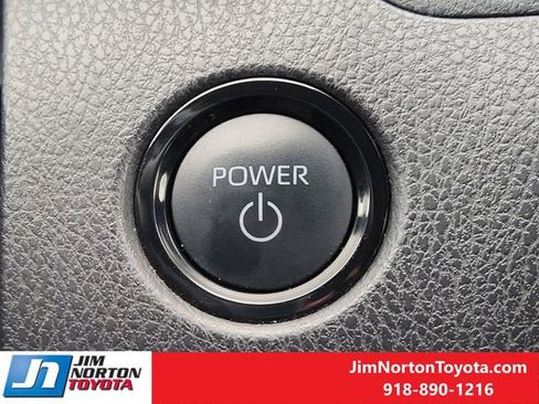 Used 2025 Toyota Camry SE image 22