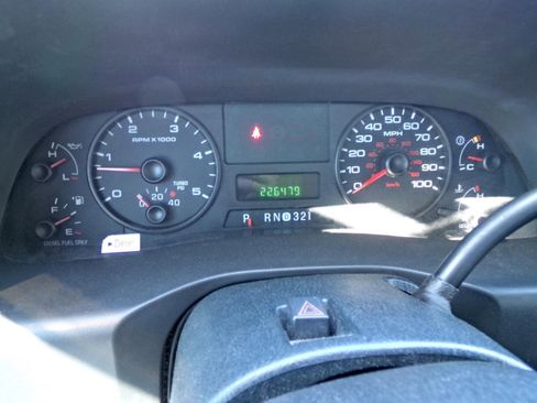 Used 2006 Ford F350 XL image 10