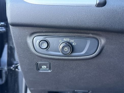 Used 2024 GMC Terrain SLE image 19