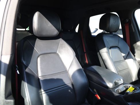 Used 2019 Porsche Cayenne AWD/4WD image 23