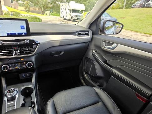 Certified 2022 Ford Escape SEL FWD image 18
