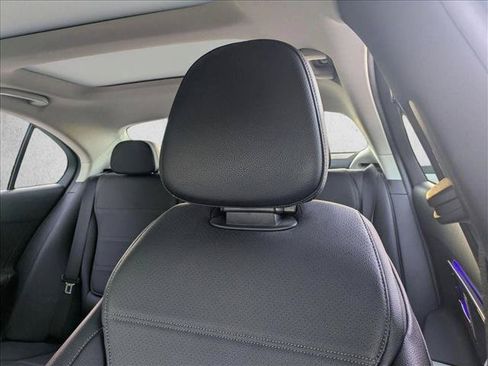 Used 2022 Mercedes-Benz C 300 Sedan image 13