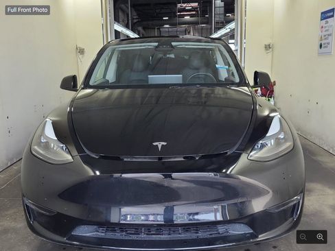 Used 2024 Tesla Model Y Long Range image 6