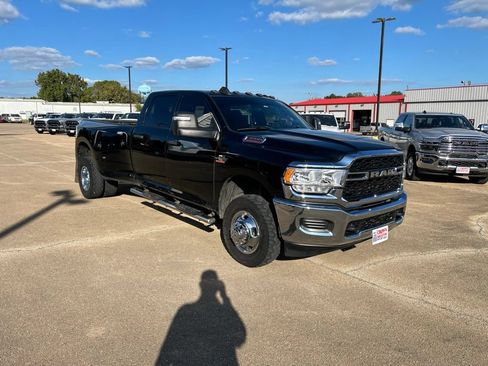 Used 2024 RAM 3500 Tradesman w/ Chrome Appearance Group AWD/4WD image 7