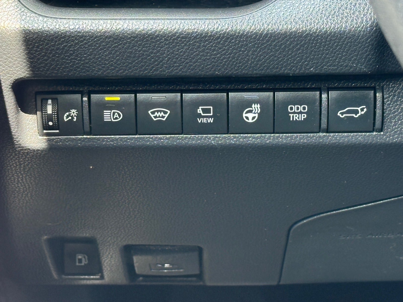Used 2023 Toyota RAV4 XSE AWD/4WD image 18