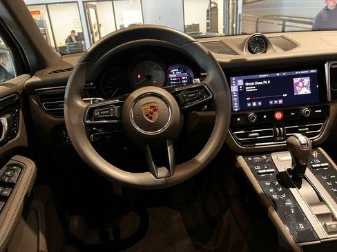 Used 2024 Porsche Macan S AWD/4WD image 12