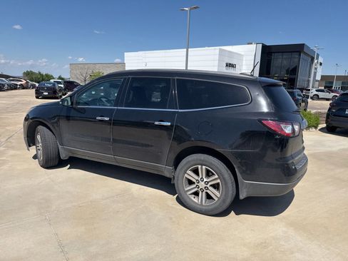 Used 2017 Chevrolet Traverse LT FWD image 17