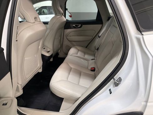 Used 2020 Volvo XC60 T5 Momentum w/ Protection Package AWD/4WD image 22