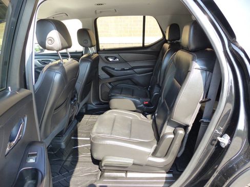 Used 2020 Chevrolet Traverse LT w/ LT Premium Package FWD image 41