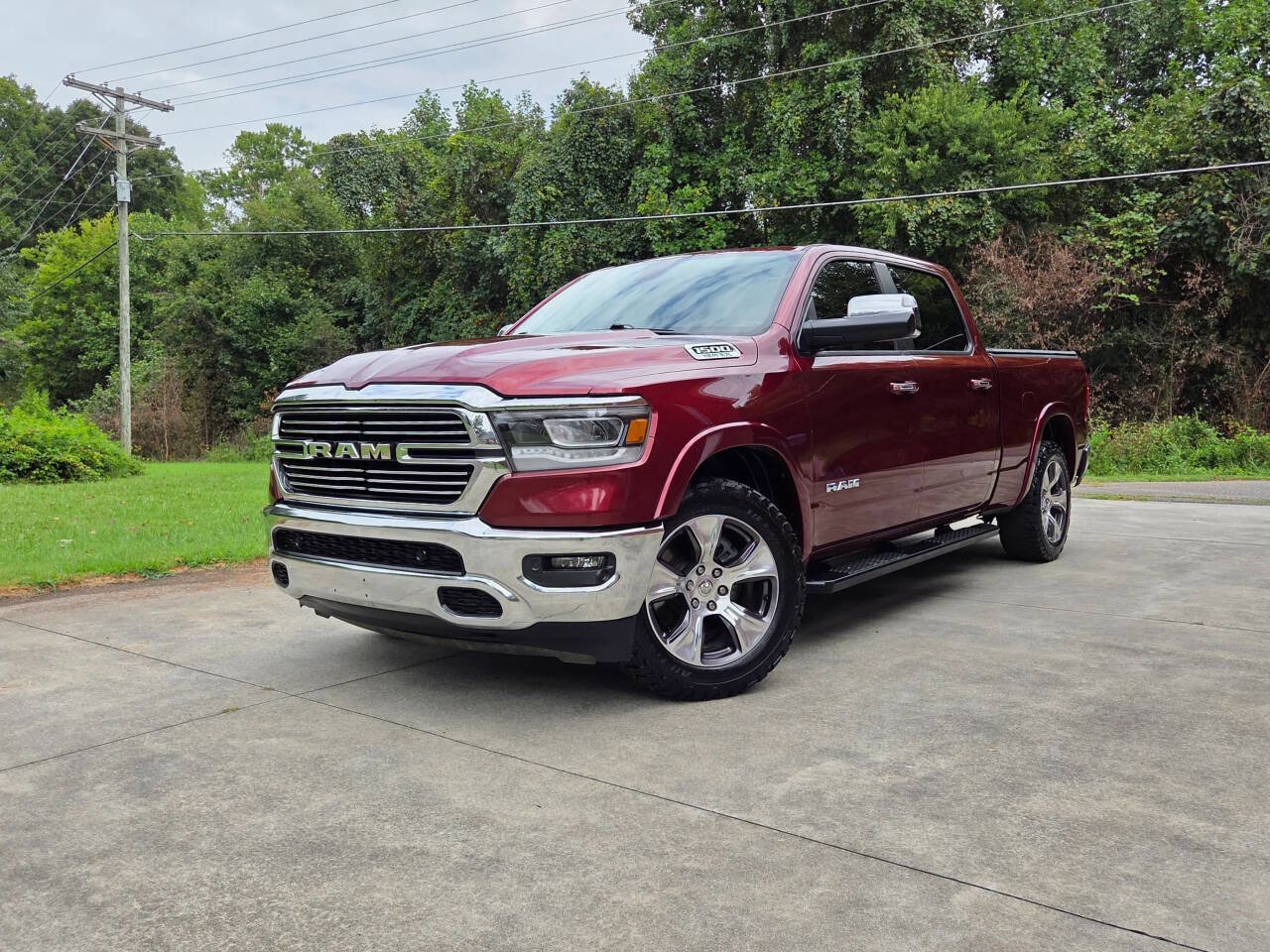 Used 2019 RAM 1500 Laramie AWD/4WD image 1