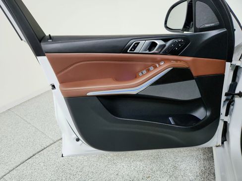 Used 2024 BMW X7 M60i w/ Executive Package image 18