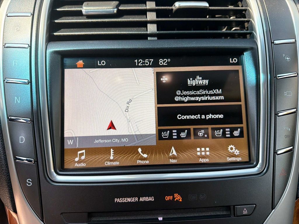 Used 2017 Lincoln MKX Reserve AWD/4WD image 24