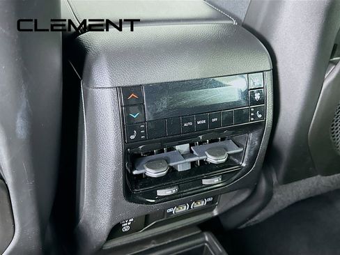 Used 2023 Jeep Grand Cherokee L Limited w/ Luxury Tech Group II AWD/4WD image 33