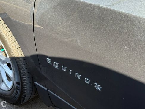 Used 2020 Chevrolet Equinox LS FWD image 13