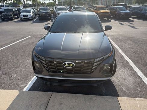 Used 2022 Hyundai Tucson SE FWD image 2