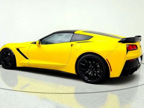 Used 2019 Chevrolet Corvette Stingray Coupe w/ Carbon Flash Badge Package RWD image 7