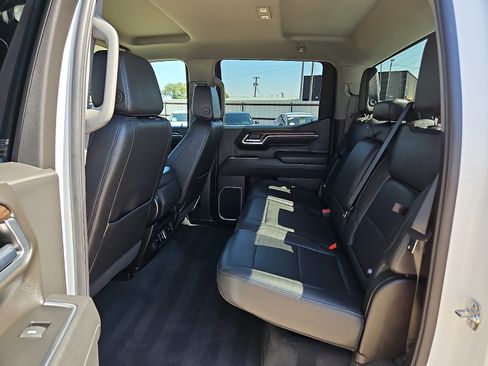 Used 2026 GMC Sierra 1500 SLT AWD/4WD image 9