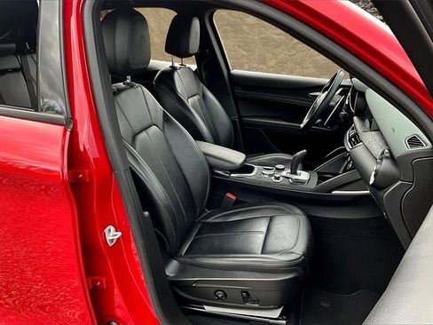 Used 2022 Alfa Romeo Stelvio Sprint image 7