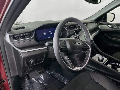 Certified 2023 Jeep Grand Cherokee Altitude AWD/4WD image 17