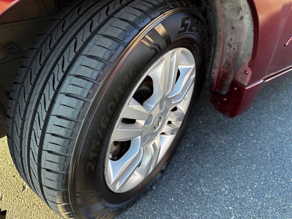 Used 2012 Nissan Altima 2.5 S w/ 20th Anniversary Pkg FWD image 18