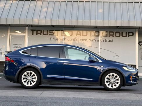 Used 2016 Tesla Model X 75D AWD/4WD image 5