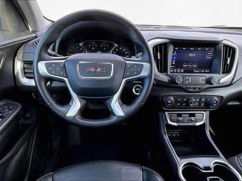 Used 2024 GMC Terrain SLT image 8