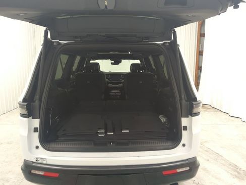 New 2026 Jeep Grand Wagoneer L Limited AWD/4WD image 9