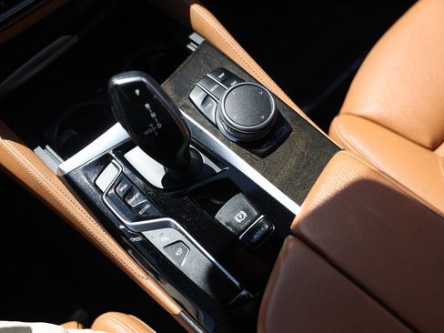 Used 2018 BMW 540i RWD image 46