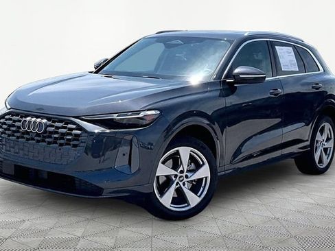 Used 2025 Audi Q5 Premium Plus w/ Premium Plus AWD/4WD image 1