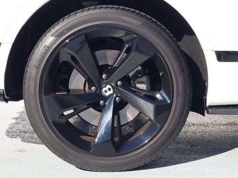 Certified 2022 Bentley Bentayga image 14