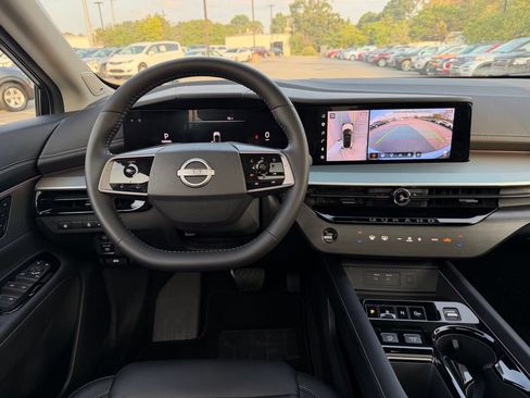 Used 2025 Nissan Murano SL AWD/4WD image 19