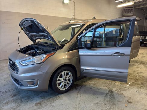 Used 2019 Ford Transit Connect XLT image 9