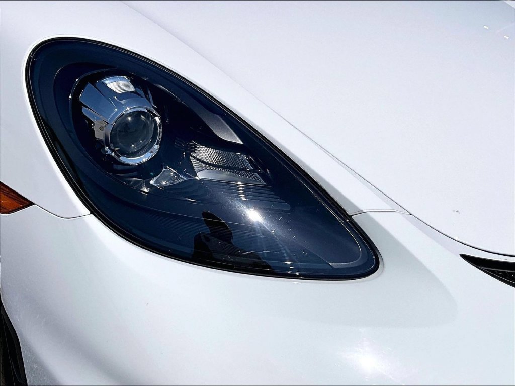 Certified 2020 Porsche 718 Cayman GT4 RWD image 12