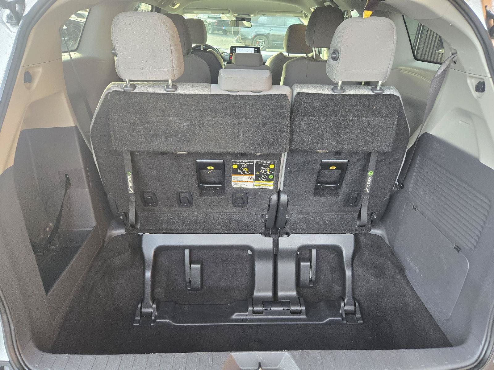 Used 2023 Toyota Sienna LE FWD image 20