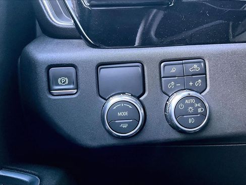 Used 2025 GMC Sierra 1500 SLT RWD image 33