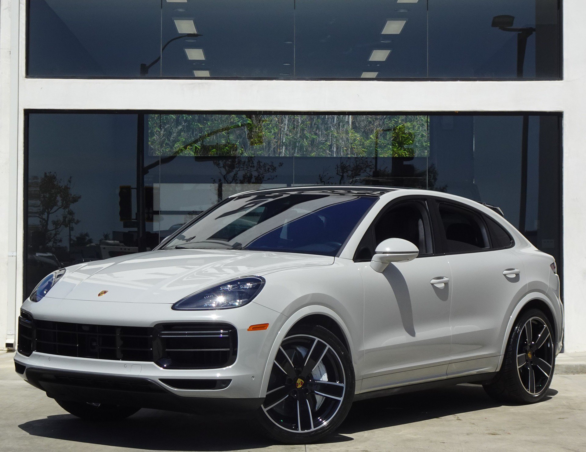 Used 2023 Porsche Cayenne Turbo w/ Premium Package Plus (PI3) AWD/4WD image 12