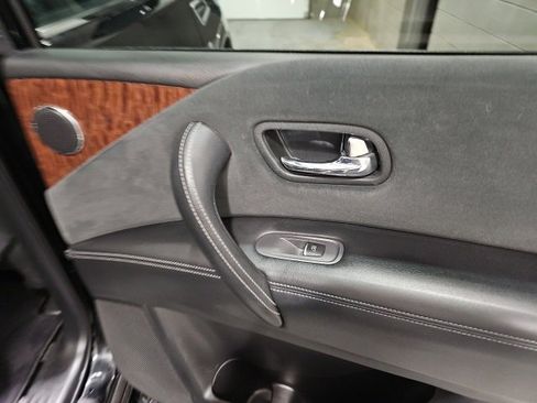 Certified 2019 Nissan Armada SV w/ Driver Package image 24