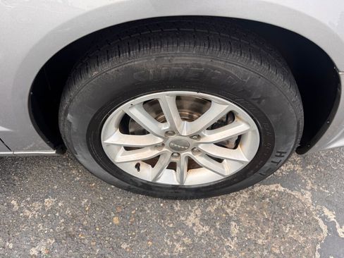 Used 2016 Dodge Grand Caravan SXT image 4