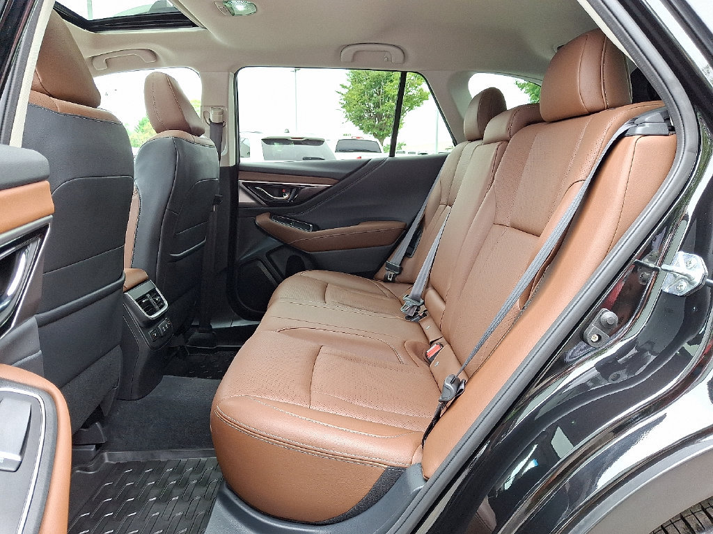 Used 2022 Subaru Outback Touring XT AWD/4WD image 10