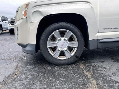 Used 2013 GMC Terrain SLE FWD image 2