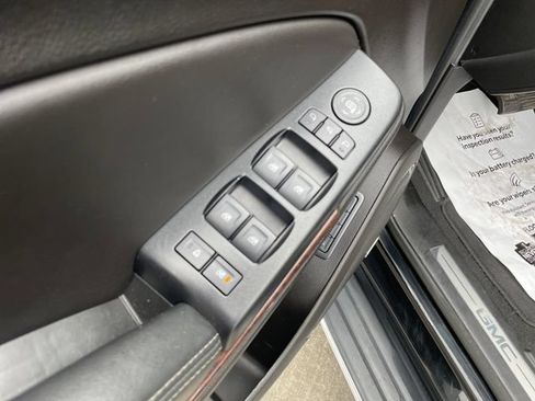 Used 2019 GMC Yukon XL SLT AWD/4WD image 25