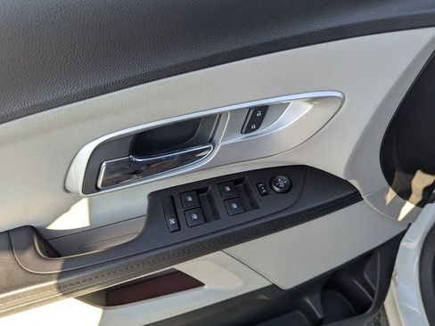 Used 2017 Chevrolet Equinox LT w/ Convenience Package image 24