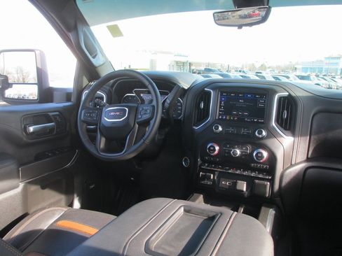 Certified 2022 GMC Sierra 2500 AT4 w/ AT4 Preferred Package image 23