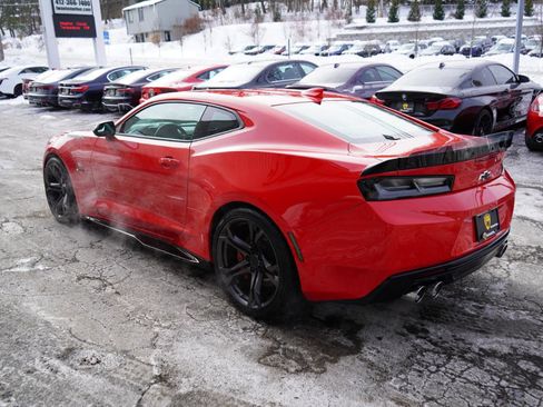 Used 2017 Chevrolet Camaro SS image 9